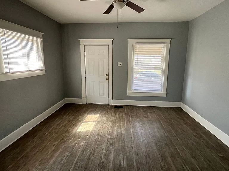 1529 Hiatt St — Photo 16