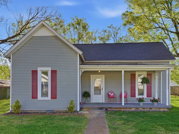 102 S Locust St, Mount Pleasant, TN 38474