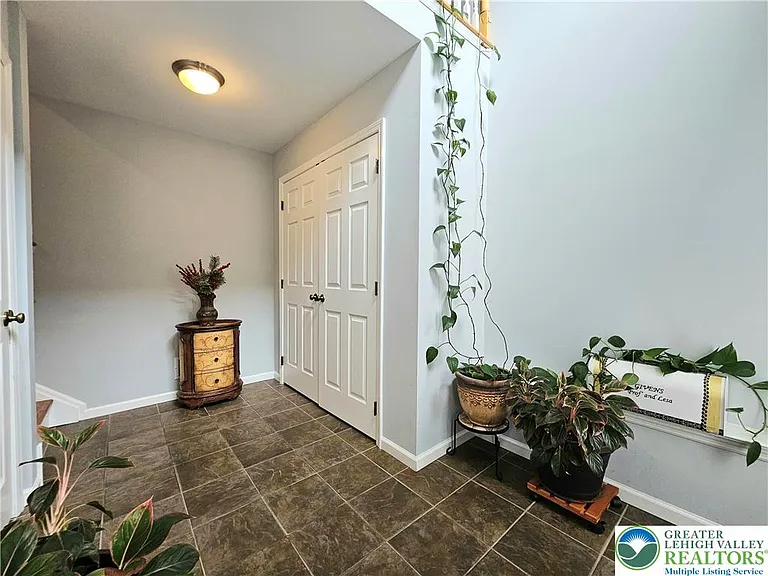 2 Tamarack Ct — Photo 4