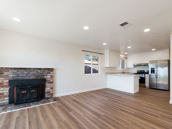4th image of 308 Highlands Pl