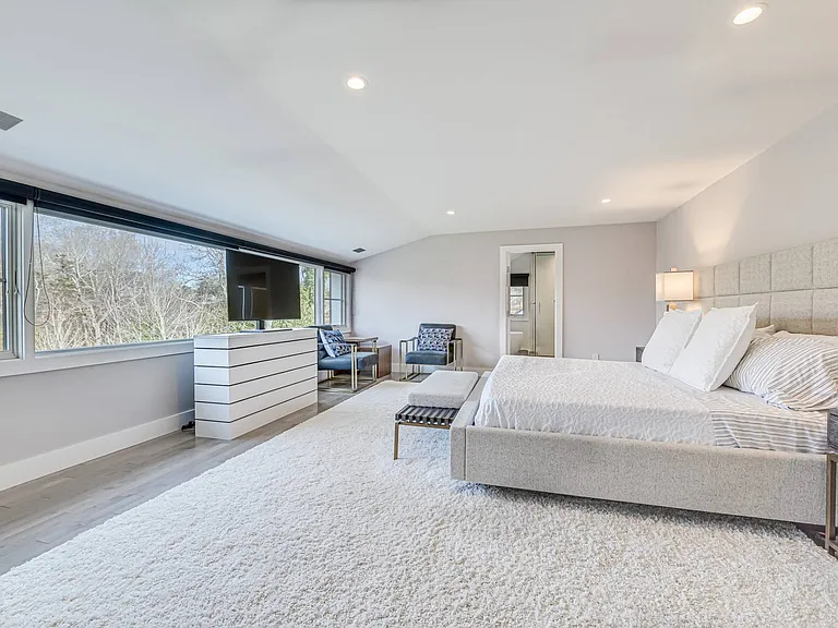 14 Atterbury Rd — Photo 10