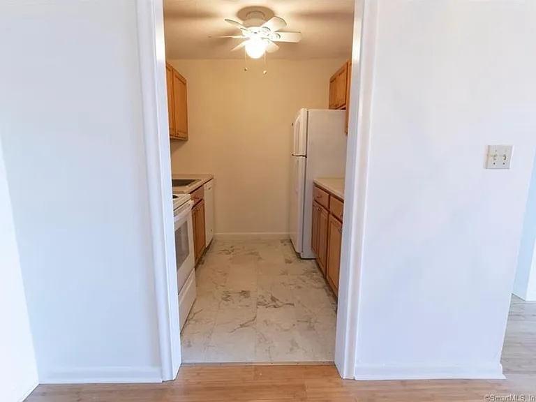 90 Kane St #B11 — Photo 2