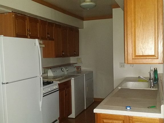 4th image of 1034 Cove Dr #147-B