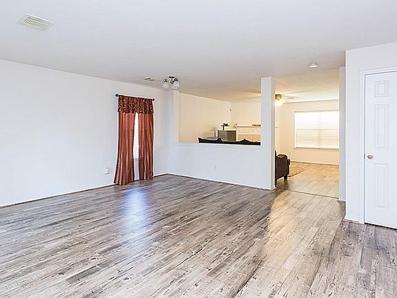 4th image of 17003 Irish Oaks Ct