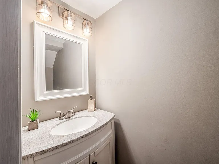 4945 Singleton Dr #13C — Photo 13