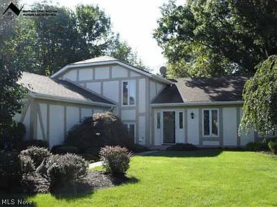 20821 Burgandy Dr photo 1