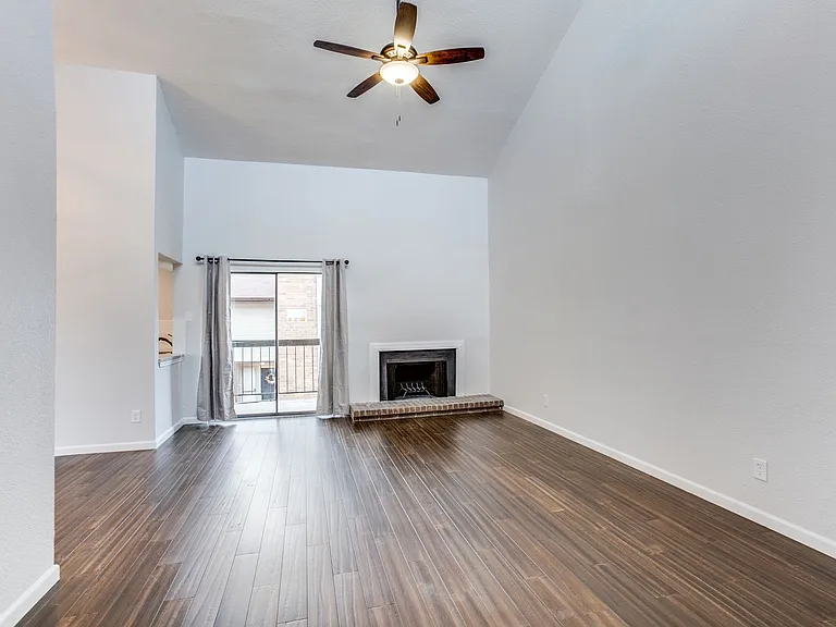 Creekside Condominumums — Photo 39