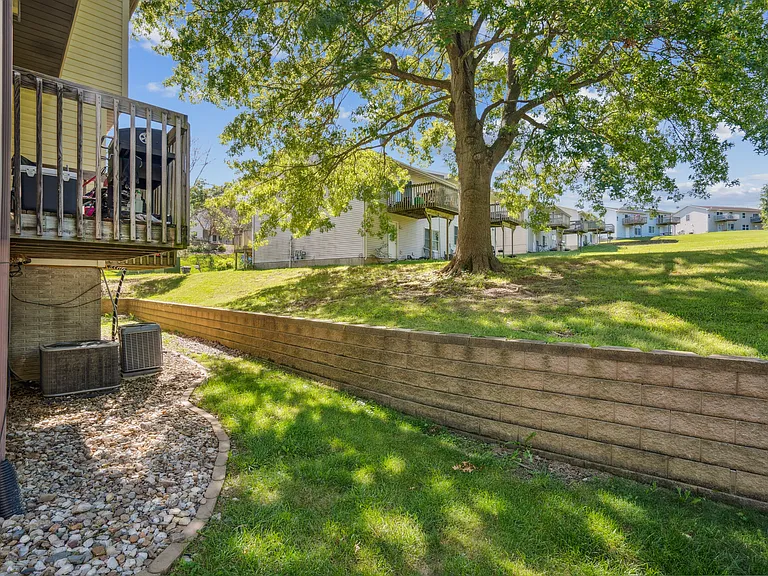 2555 Clearwater Ct — Photo 27