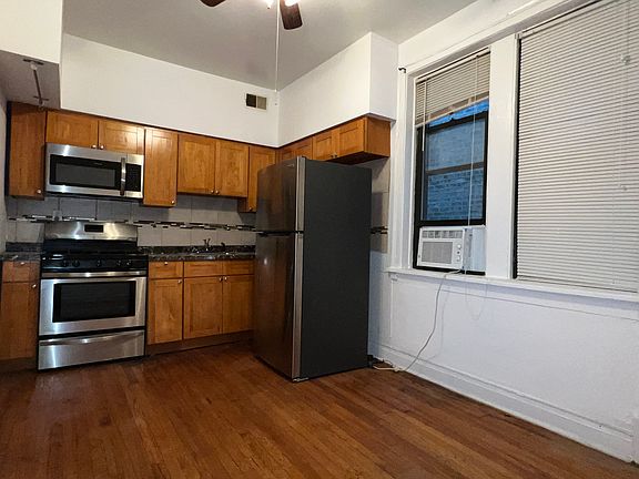 4th image of 1358 W Devon Ave #1356-3E