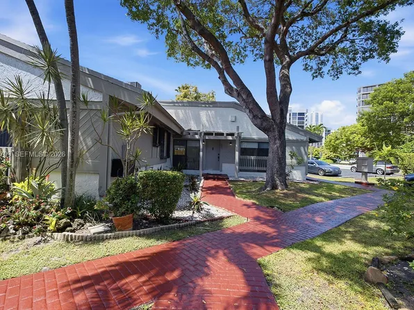 605 Leslie Dr, Hallandale, FL 33009