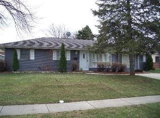 1913 Winston Ln, Schaumburg, IL 60193