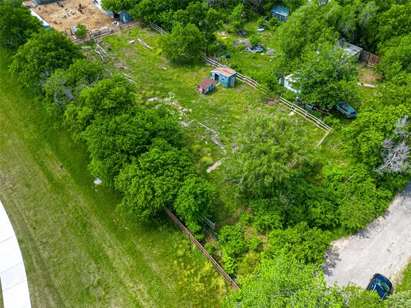 214 Rock Creek St, Red Oak, TX 75154