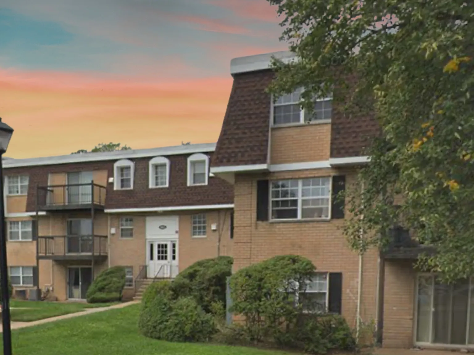 Parkside Apartments — Photo 2
