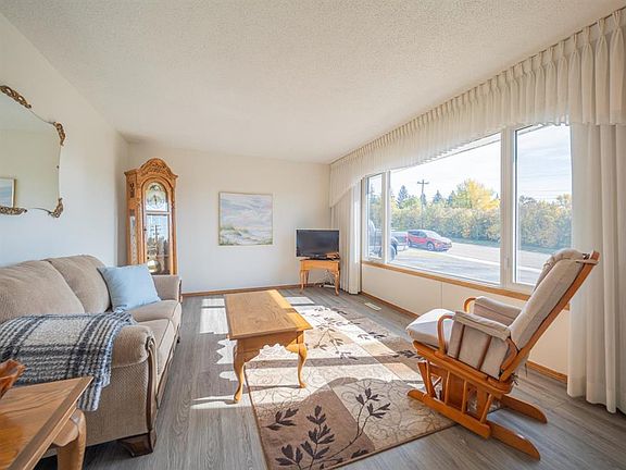 3rd image of 5320 SE 54th St