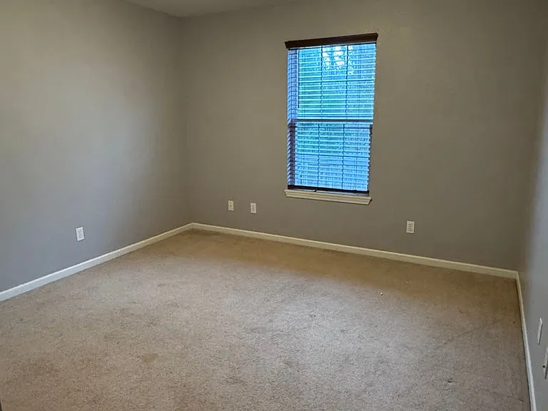 15984 Tracker Ln — Photo 5