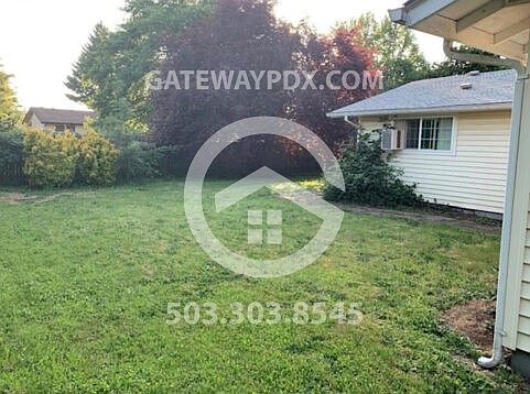 2nd image of 663 Illinois Ave NE