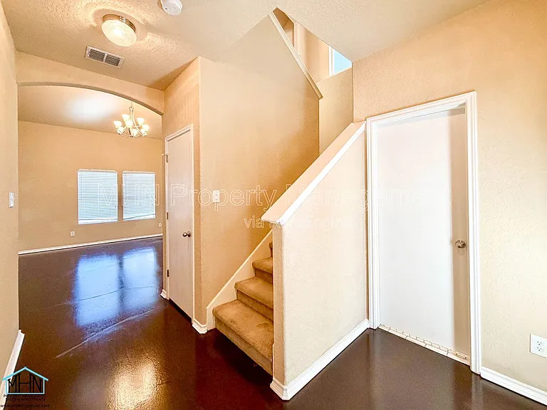 5630 Sendero Spg — Photo 14
