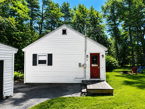 3rd image of 32 Farwell Street