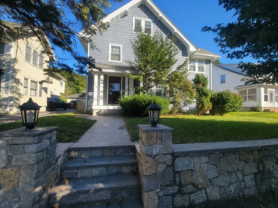 340 Common St