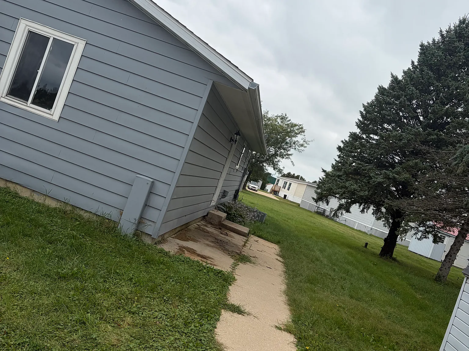 3 bed, 1.5 bath, $1,300 — Photo 1
