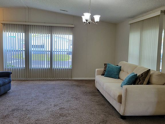 5th image of 579 Wainsbrook Pl