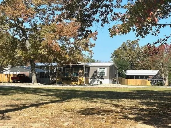 105 Haslip St, Saltillo, TN 38370