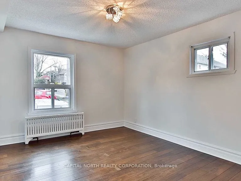 43 Glen Manor Dr #LOWER — Photo 12