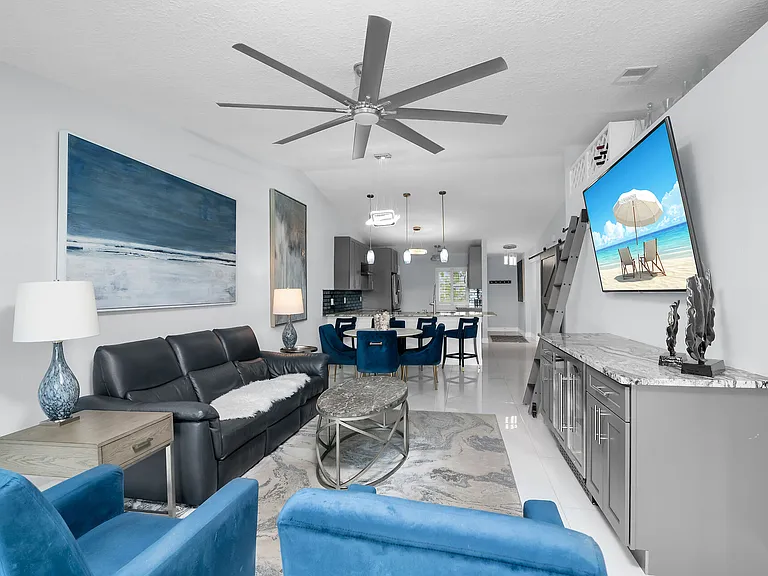 825 New Waterford Dr #201-L-201 — Photo 3
