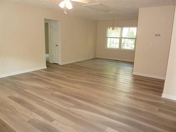 4th image of 4129 Hudson Cir