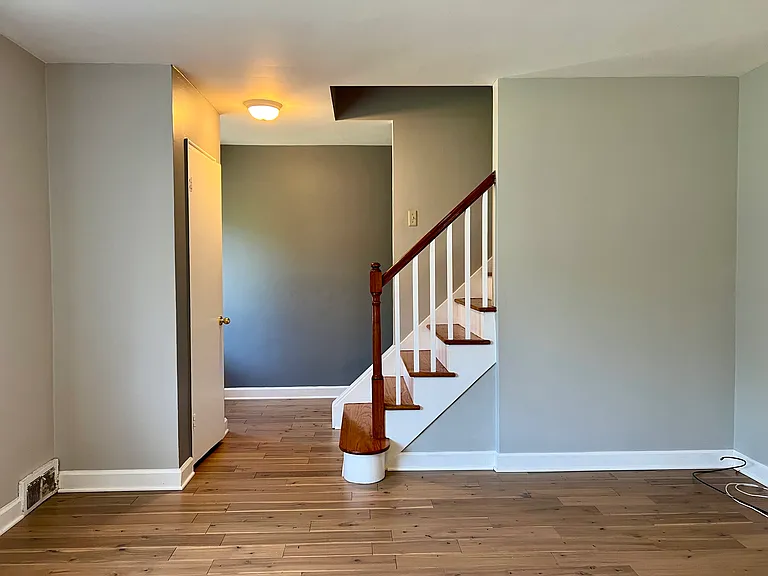 377 Hasbrouck Blvd — Photo 5