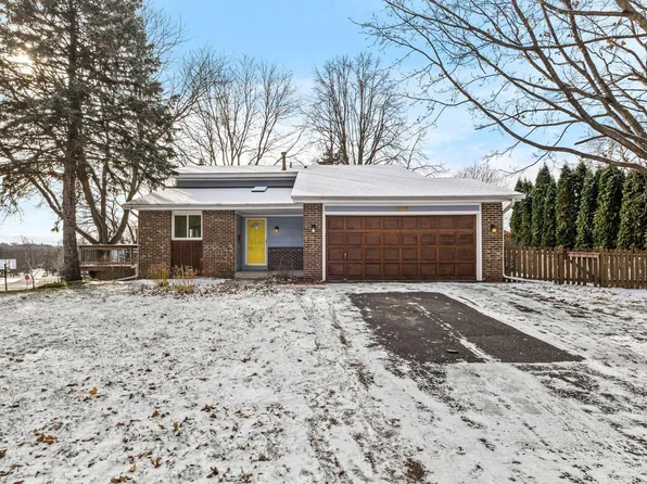 1280 Raspberry Ln, Eagan, MN 55123