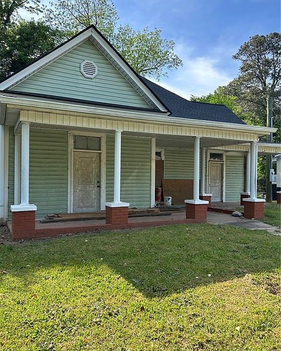 1st image of 303 Grady Ave NE