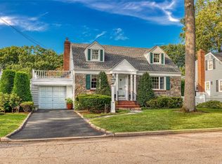 2265 Locust St, Merrick, NY 11566