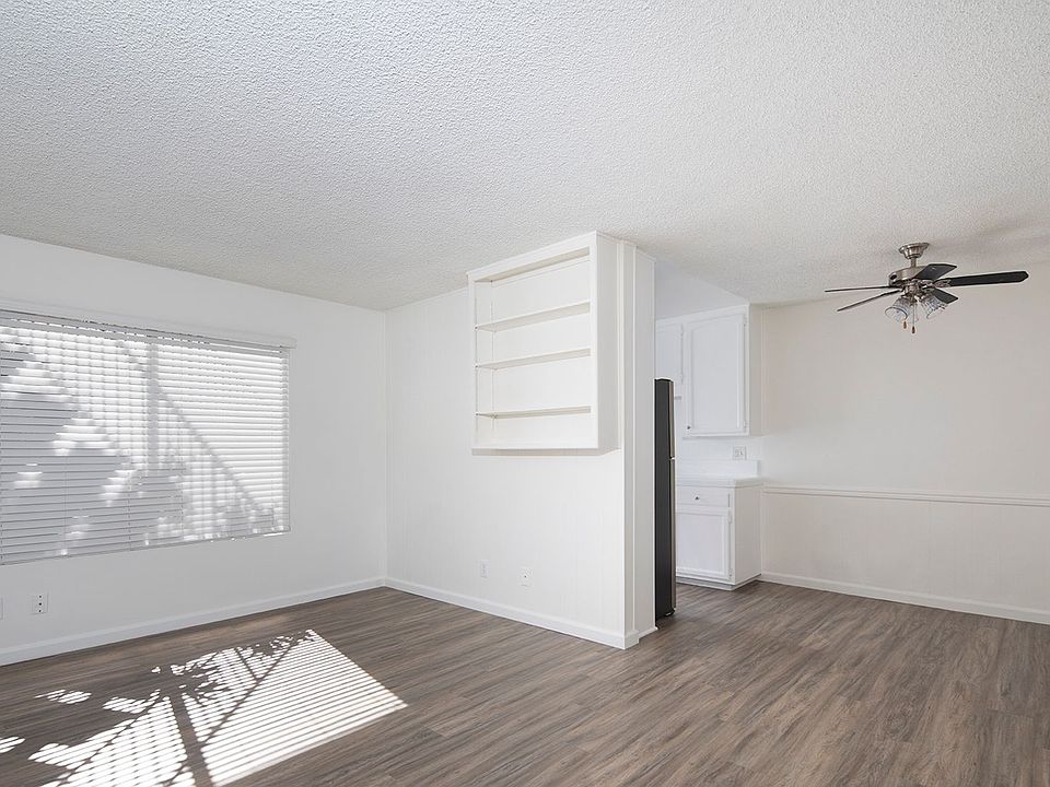 1st image of 4346 Kansas St APT 3
