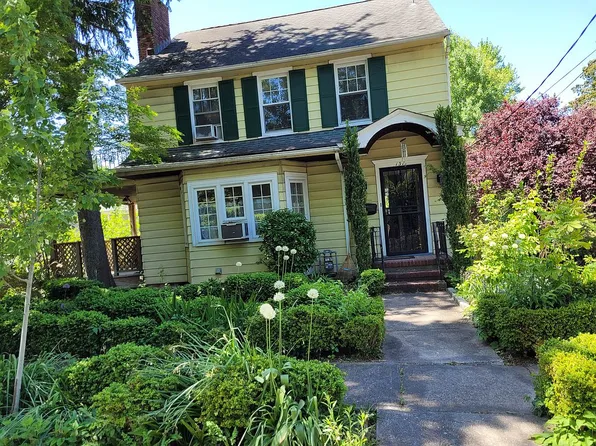137 7th Ave, Pelham, NY 10803