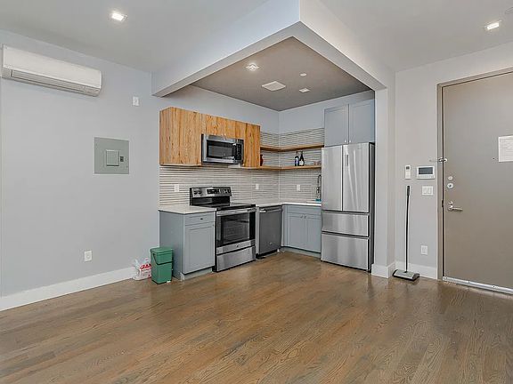 2nd image of 484 Harman St #2D