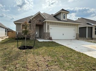 1925 Chief St, Bryan, TX 77807