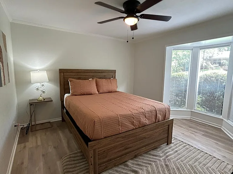 2509 White Oak Ln — Photo 15