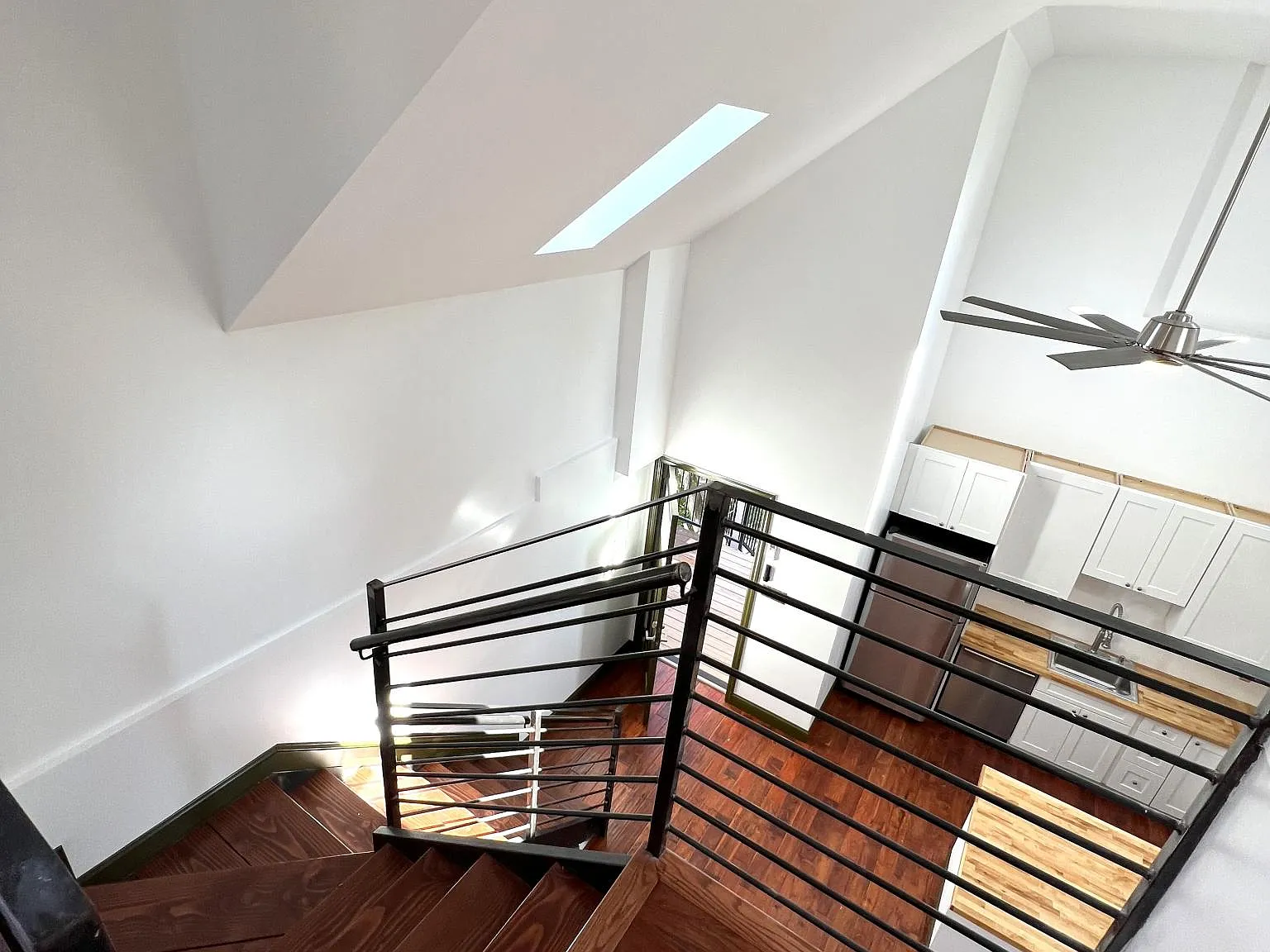 3 bed, 1575 sqft, $4,050 — Photo 4