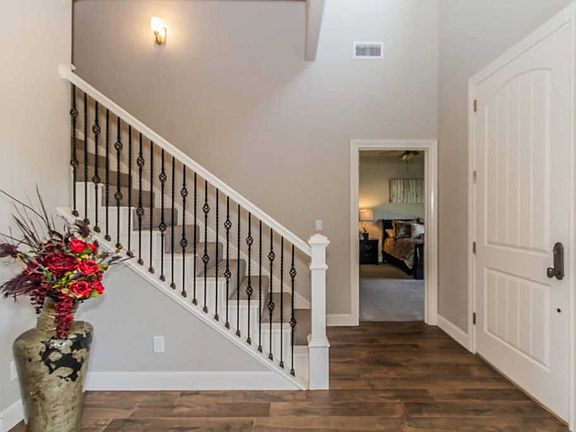 5th image of 8720 Paintbrush Dr