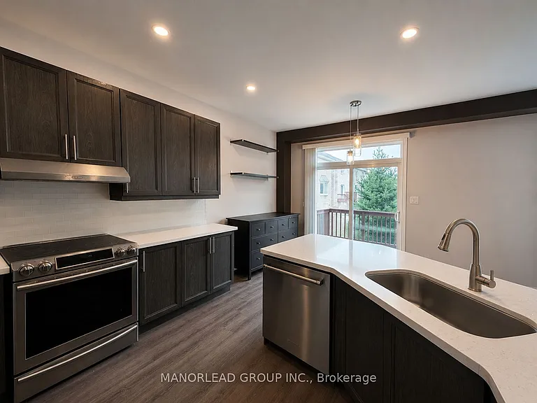 195 Alfred Smith Way — Photo 5