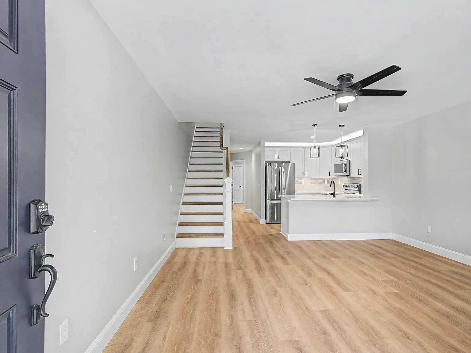 1512 E Henry St — Photo 4