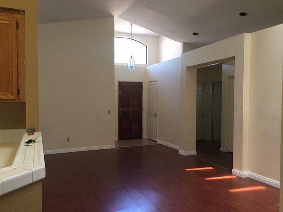 2nd image of 2932 Dartmouth Cir