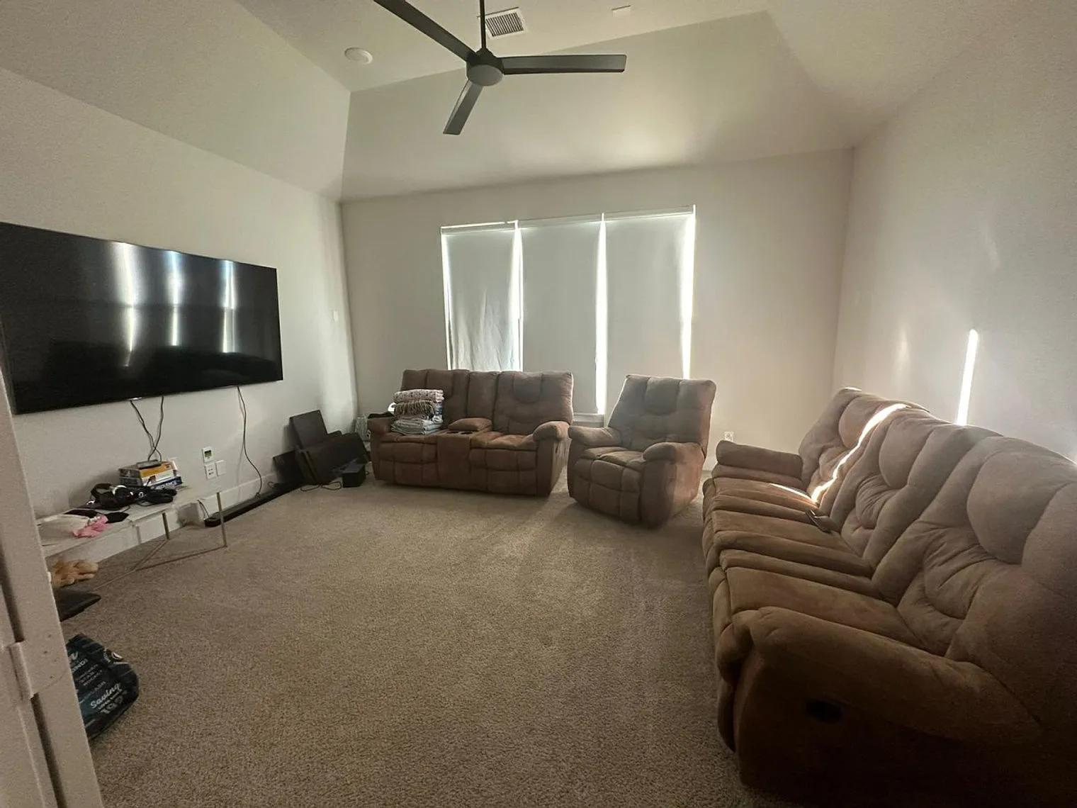5 bed, 5.0 bath, 47415 sqft, $6,312 — Photo 1
