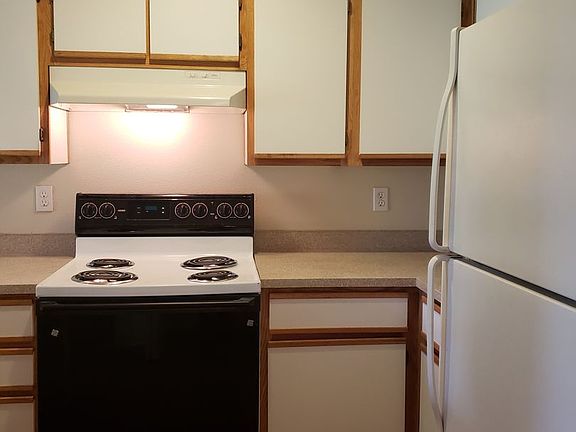 5th image of 2001 Garden Ave #17