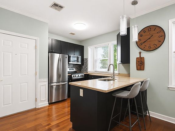 5th image of 620 38th St Ste 104