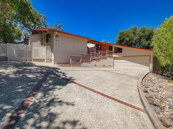 5th image of 3445 Oak Hill Ct