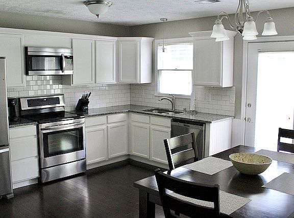 Img fr 2021. Kitchen