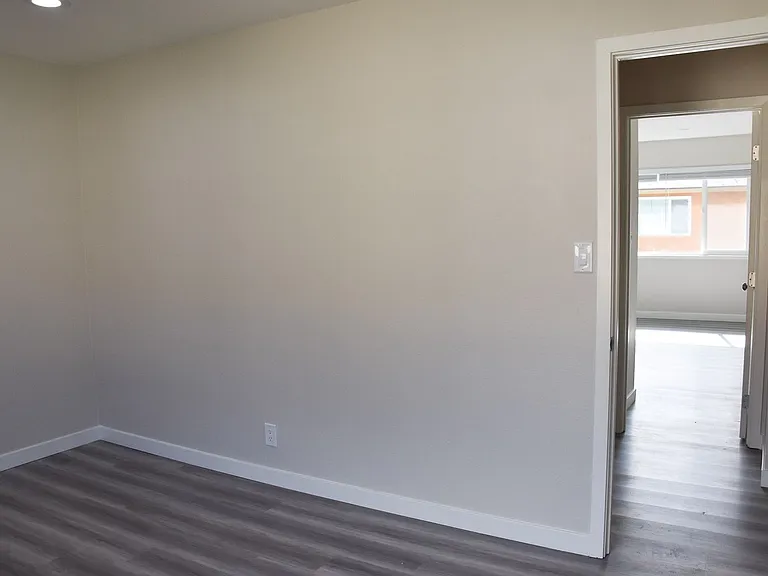 815 N Olive St — Photo 22