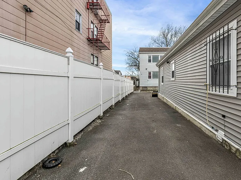 317 Old Bergen Rd #22E — Photo 19